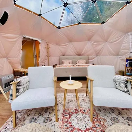 Luxusní stan Dome Glamping With Shared Bathroom