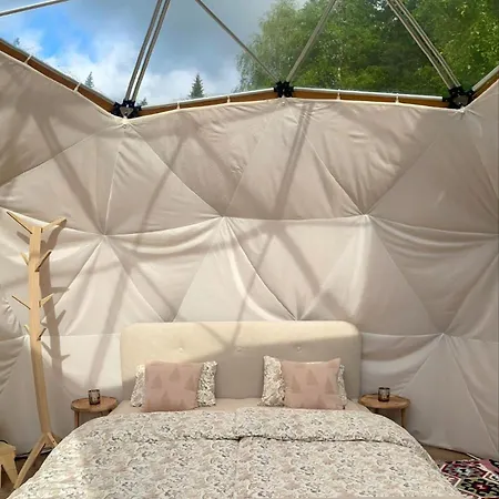 Dome Glamping With Shared Bathroom Lyxtält *