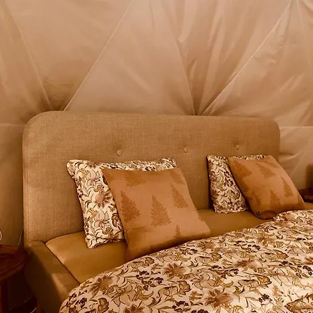 Dome Glamping With Shared Bathroom Lyxtält