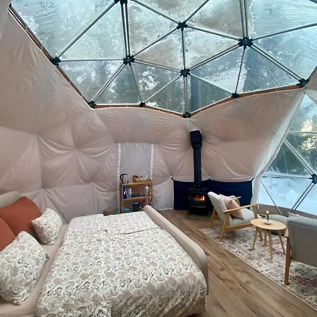 Luxusní stan Dome Glamping With Shared Bathroom