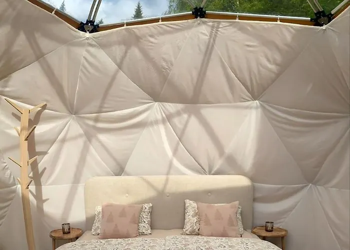 Dome Glamping With Shared Bathroom Lyxtält *